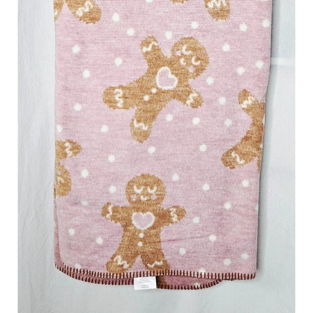 Decofil Pink Gingerbread Man Throw Blanket Cozy Christmas Design